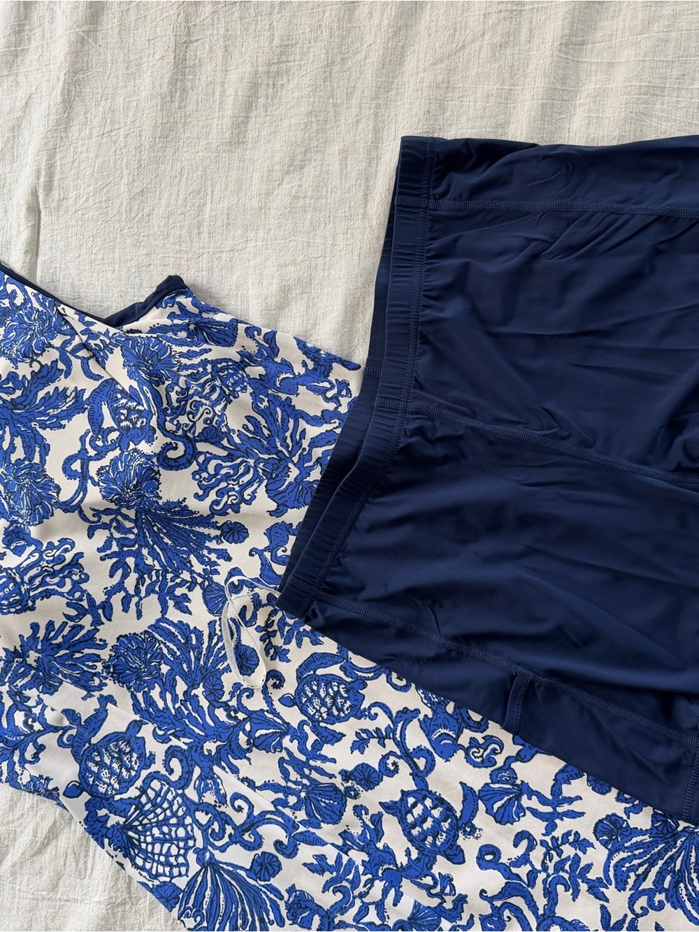 Lilly Pulitzer LuxeTetic Blue & White Floral Sleeveless dress/romper - Picture 3 of 4